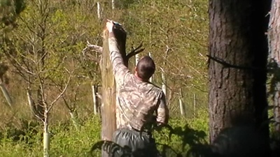 Ryan Waite setting the pole trap.JPG-400x0
